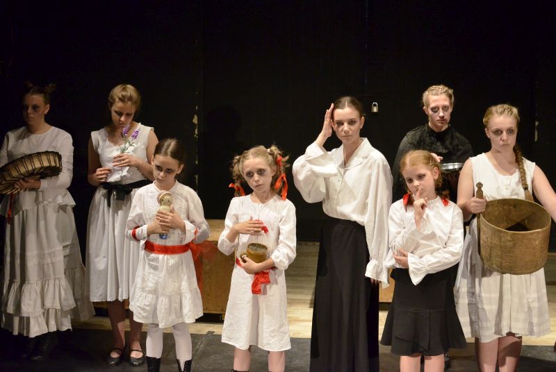 teatr tetraedr krwawe historie 11 19